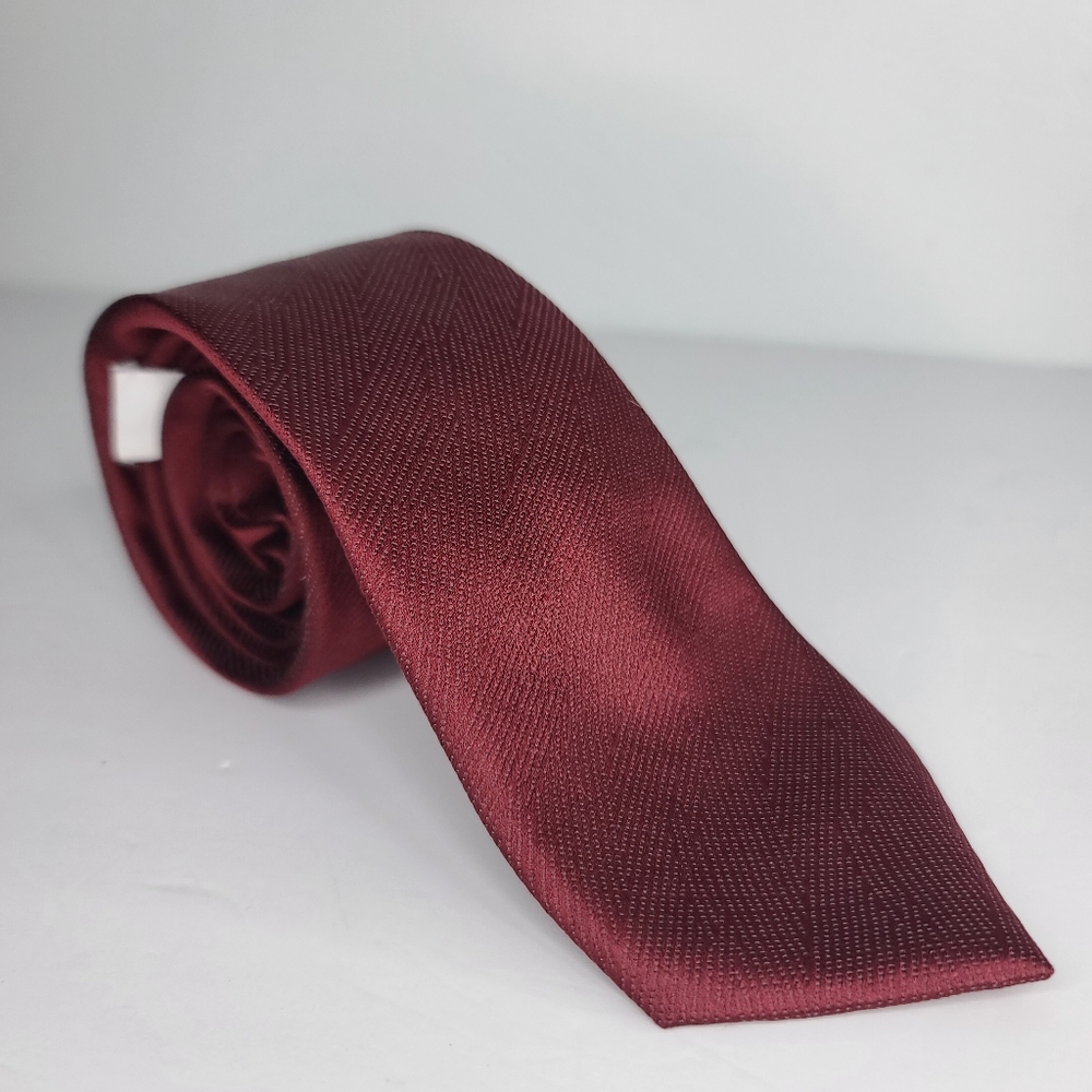CALVIN KLEIN Silk Red Tie.